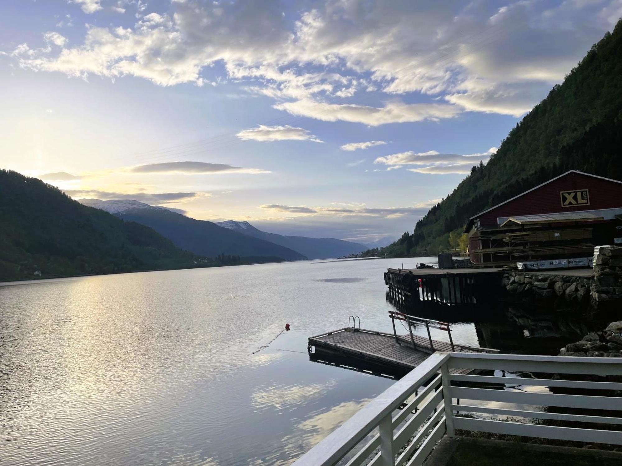 Der Fjordtraum In Balestrand Direkt Am Wasser Exteriör bild